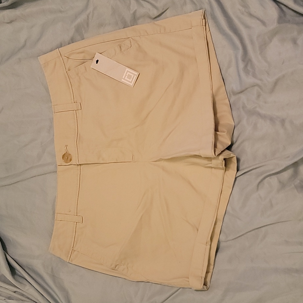 Liz Claiborne Women's Classic Chino Short Khaki Size 8